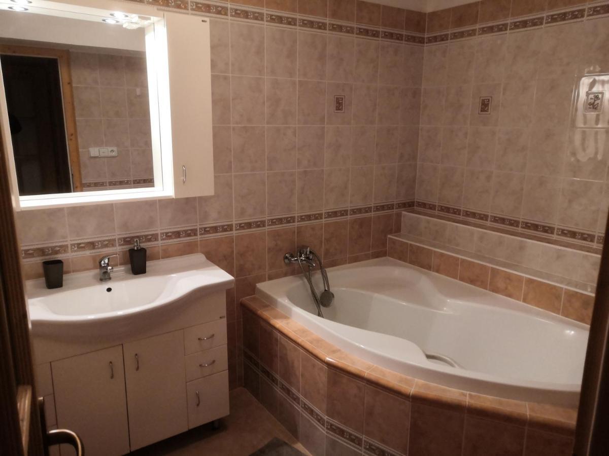Apartment Lipno Sumava Pro 8 Hostu リプノ・ナト・ヴルタヴォウ エクステリア 写真